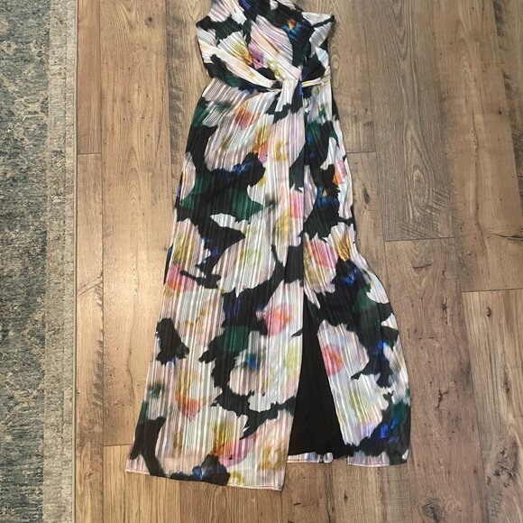 Floral Metallic Satin One Shoulder Sleeveless Twist Waist Gown - Picture 3 of 5